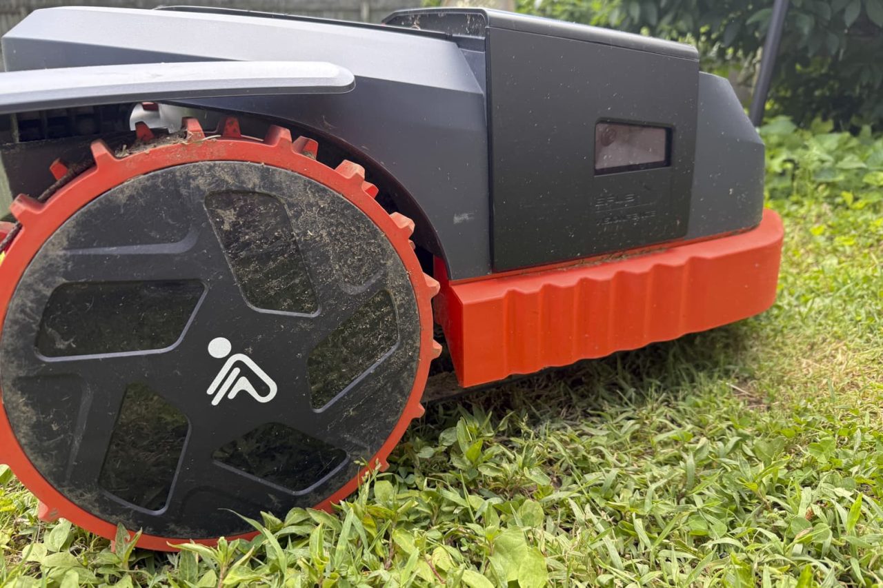 Segway Navimow X350 Robotic Mower
