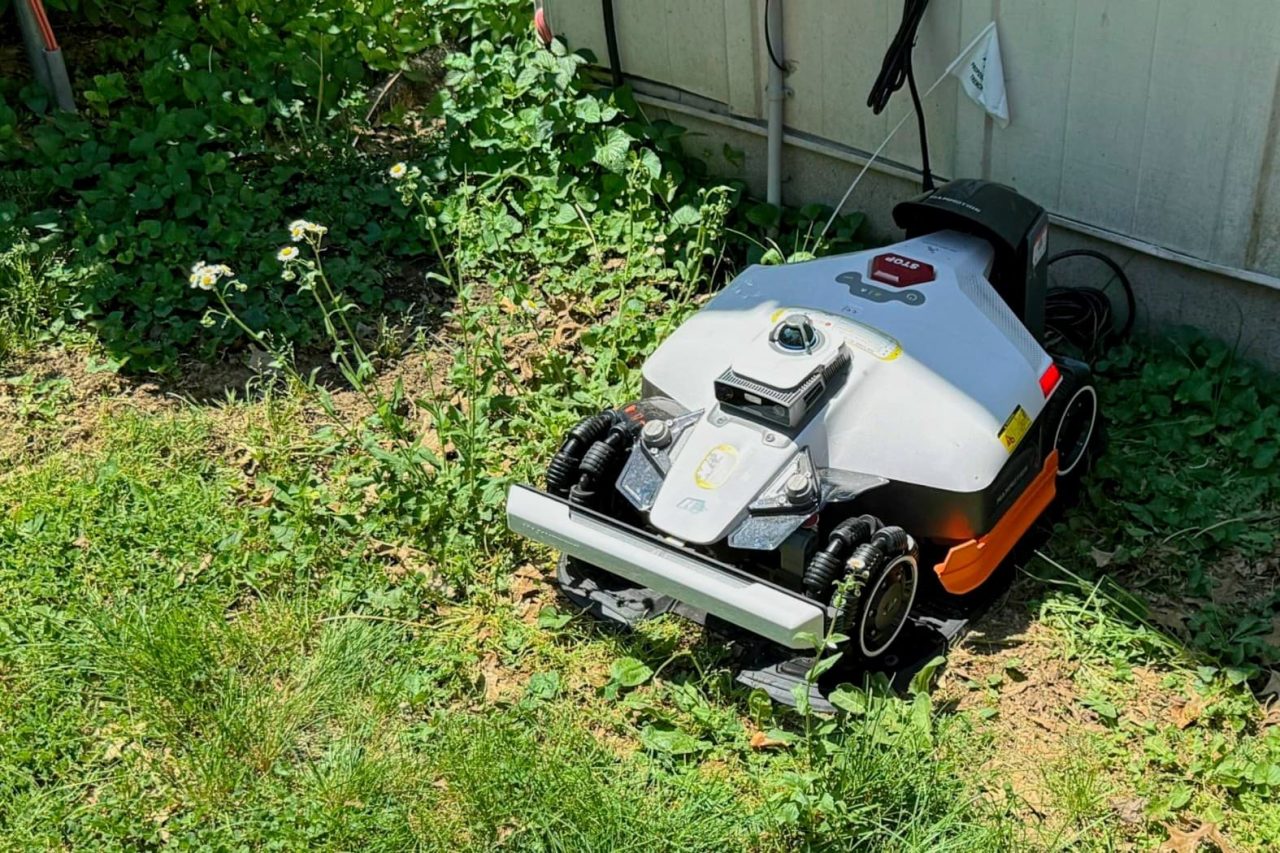Mammotion LUBA 3 AWD Robot Mower