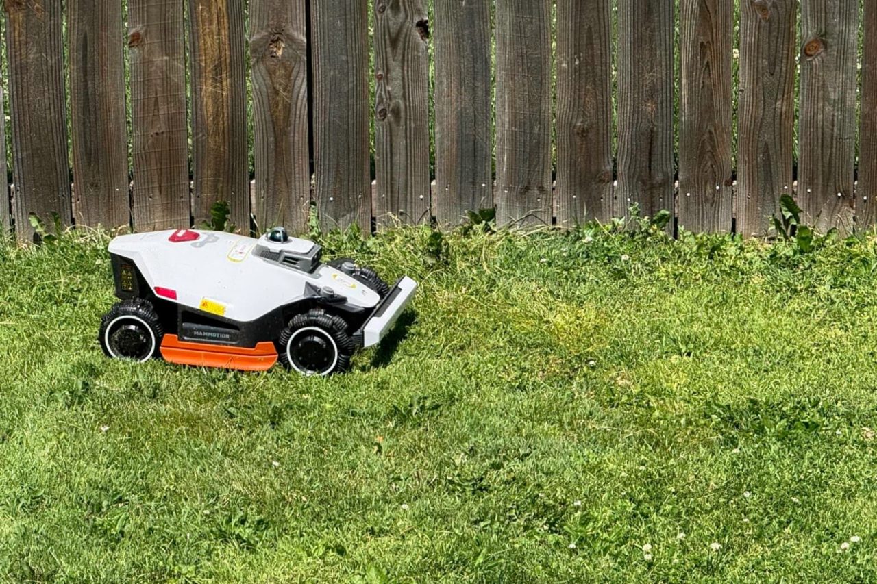 Mammotion LUBA 3 AWD Robot Mower